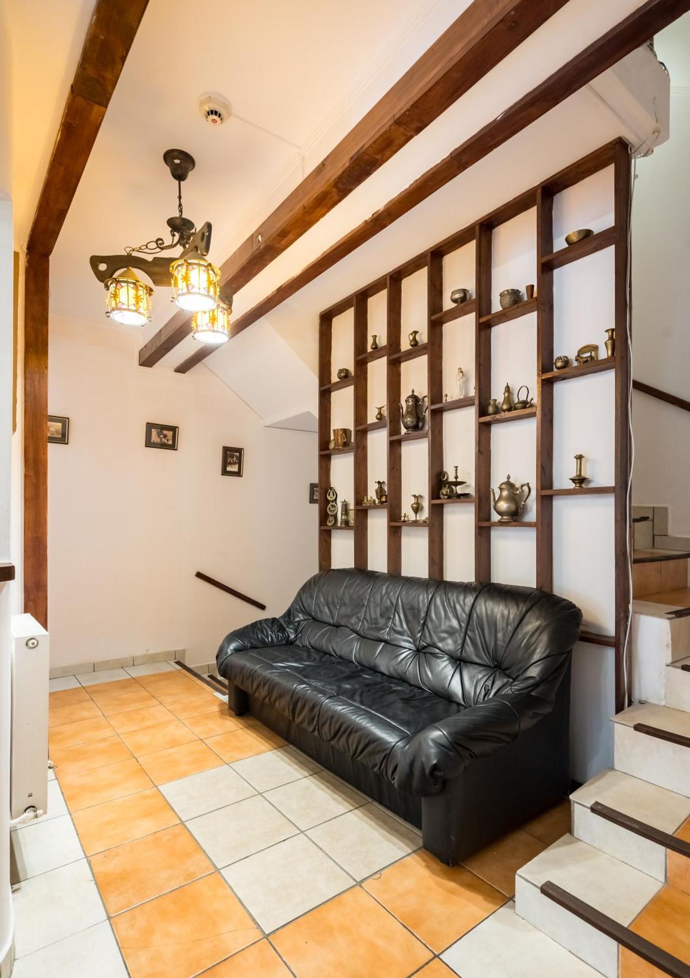Flower's Guest house