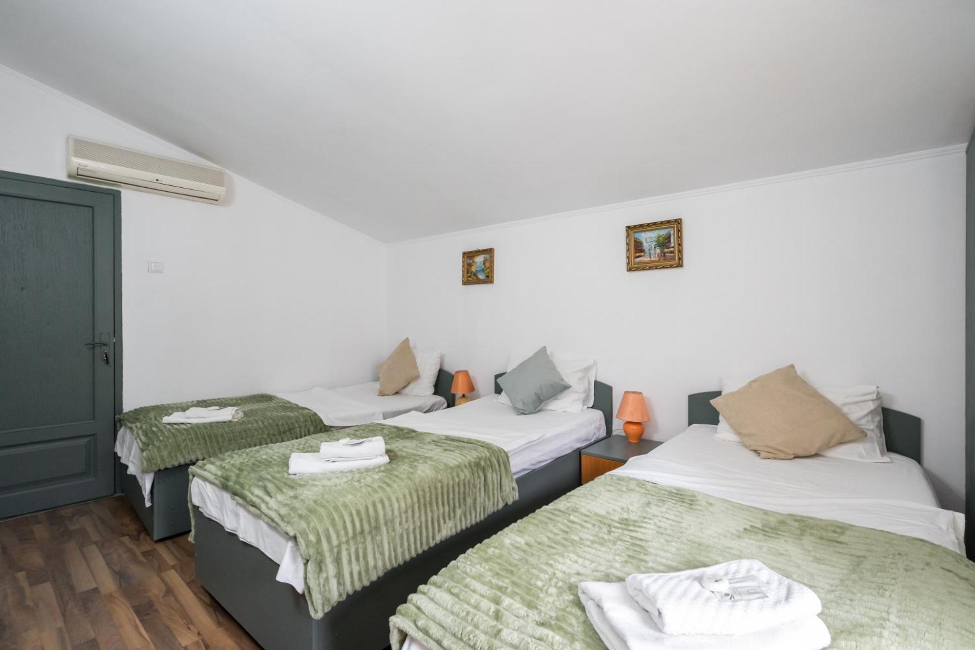 Guest house Flower's 3*